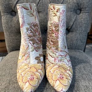 Nine West Flower ankle boots